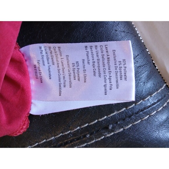 Dreamcrest Sleevesless Bright Red with Lace Seersucker 2X Gown.Silky Soft. - Picture 6 of 7